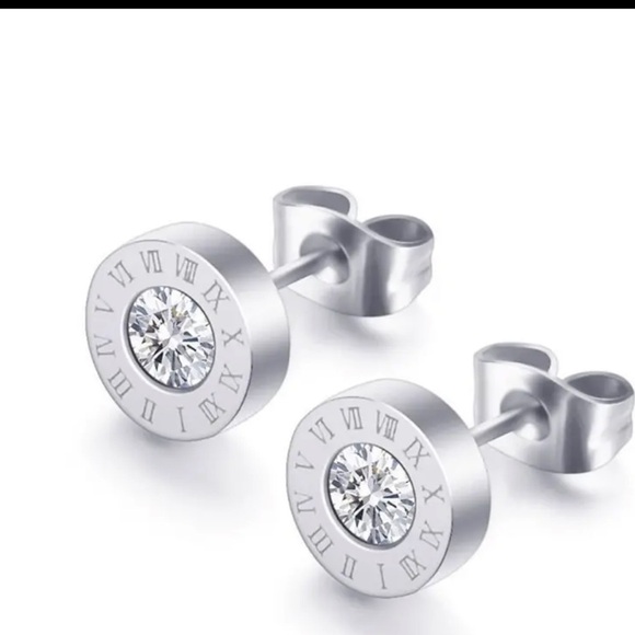 New Roman Numeral Rhinestone Stud Earrings 2mm Post back - Picture 3 of 4